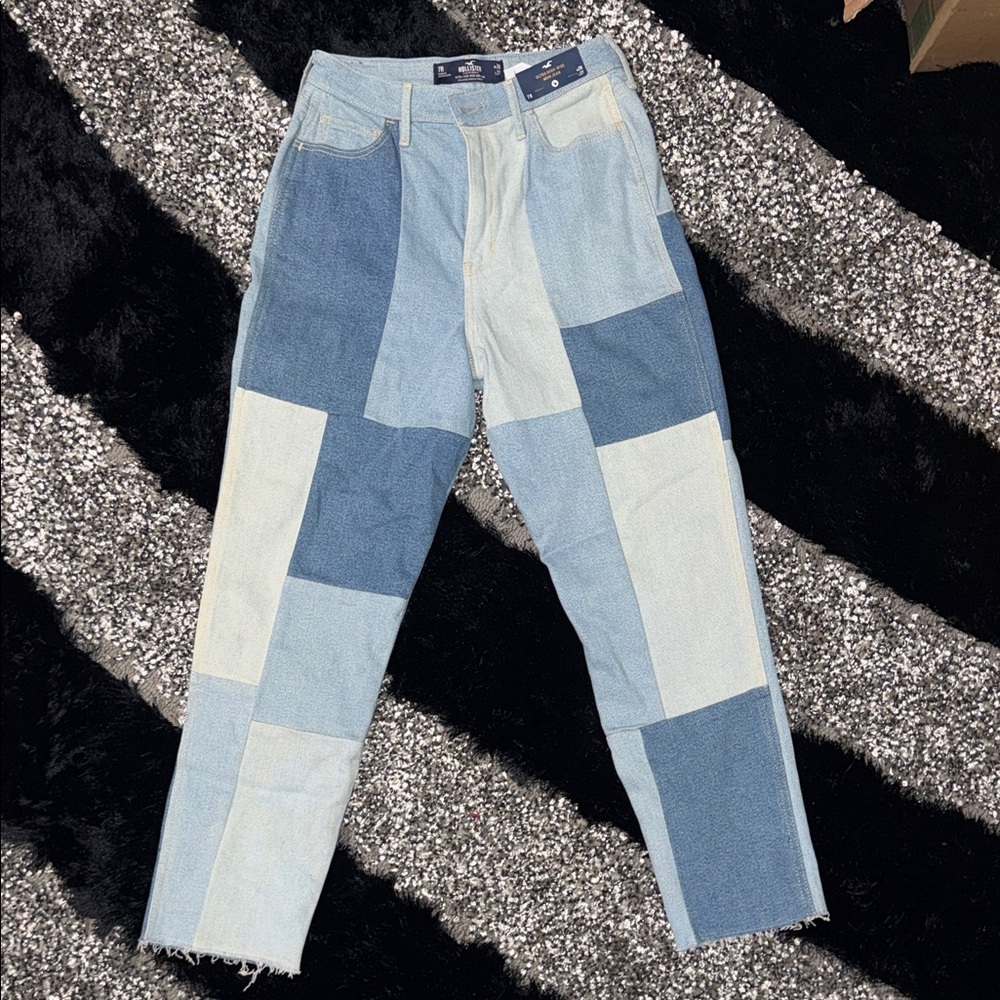 Hollister Ultra High-Rise Mom Jeans in Light Blue